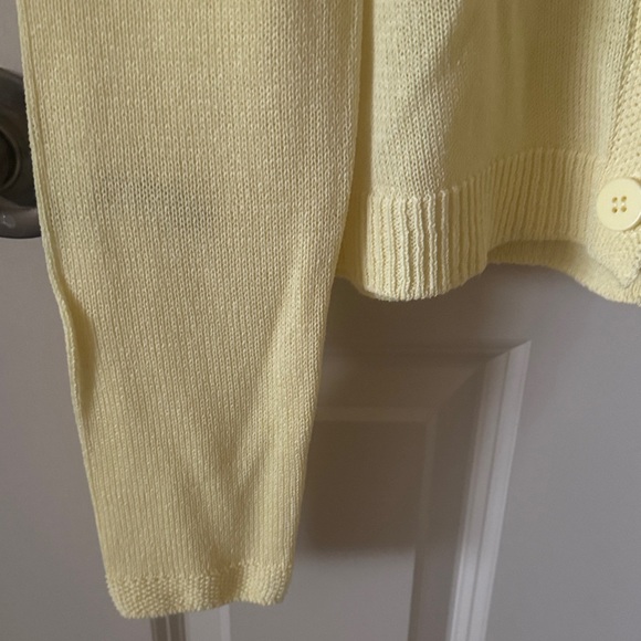 Max Studio Women’s Yellow V-Neck Cardigan Size M EUC - Picture 7 of 14